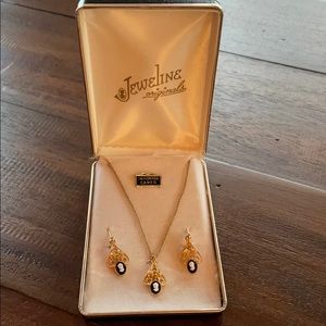 Vintage Jeweline Original Cameo Necklace